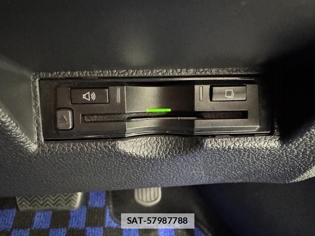 Toyota PRIUS 2016-05 7980637-23