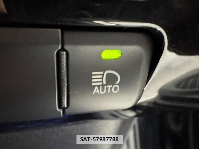 Toyota PRIUS 2016-05 7980637-24