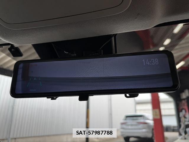 Toyota PRIUS 2016-05 7980637-27