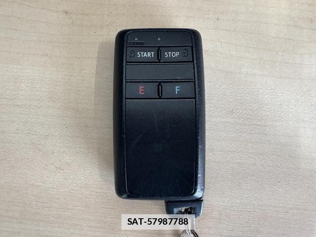 Toyota PRIUS 2016-05 7980637-29