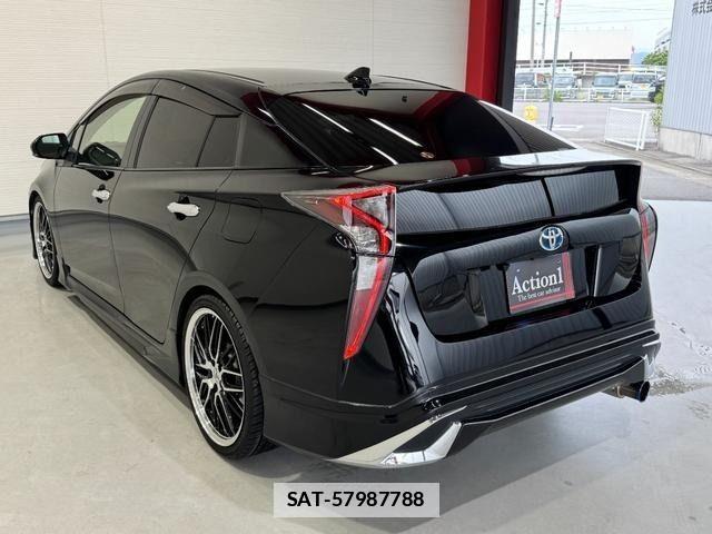 Toyota PRIUS 2016-05 7980637-3