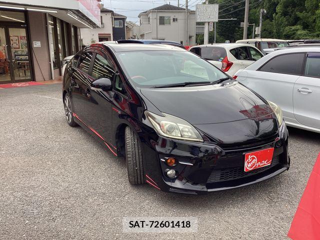 Toyota PRIUS 2014-07 7980656-5