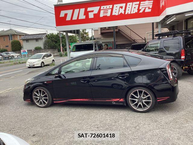 Toyota PRIUS 2014-07 7980656-8