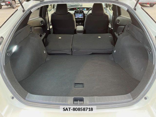 Toyota PRIUS 2018-04 7980651-11