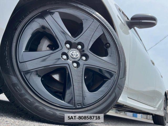 Toyota PRIUS 2018-04 7980651-13