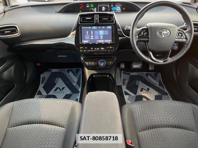 Toyota PRIUS 2018-04 7980651-1