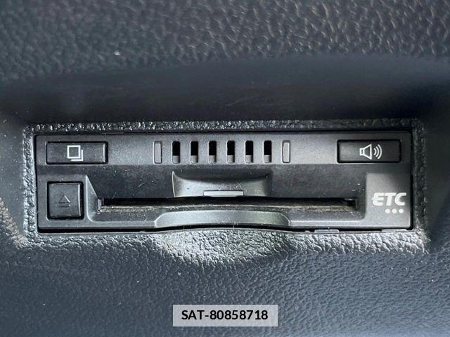 Toyota PRIUS 2018-04 7980651-4