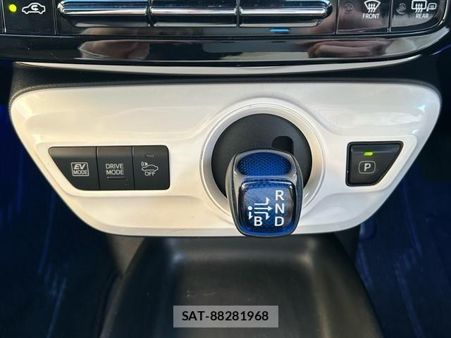Toyota PRIUS 2016-06 7980641-14