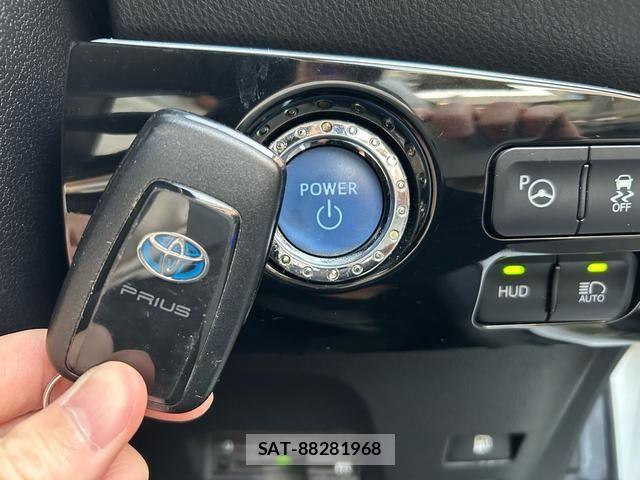 Toyota PRIUS 2016-06 7980641-15