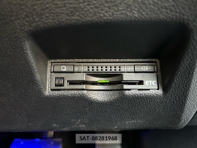 Toyota PRIUS 2016-06 7980641-20