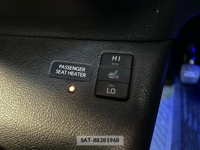 Toyota PRIUS 2016-06 7980641-24