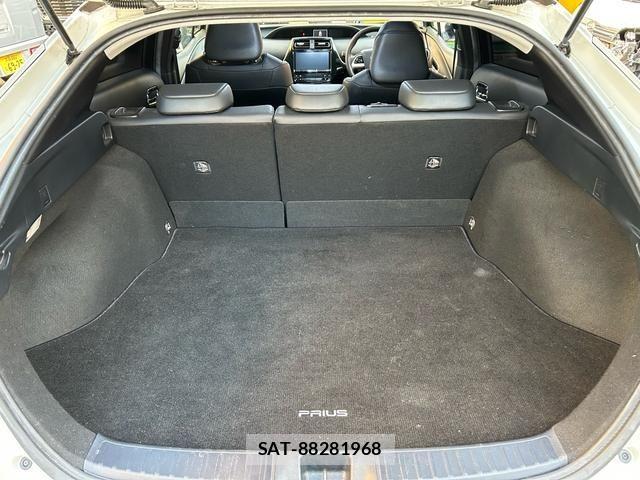 Toyota PRIUS 2016-06 7980641-27