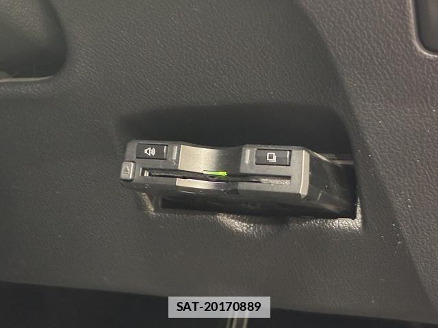 Toyota PRIUS 2016-04 7980664-26