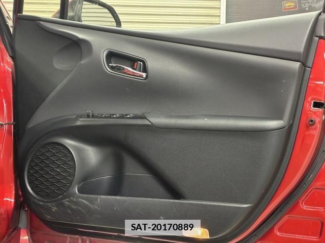 Toyota PRIUS 2016-04 7980664-28