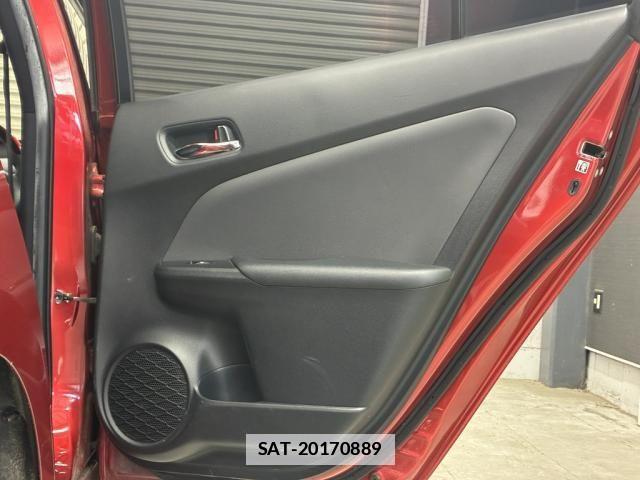 Toyota PRIUS 2016-04 7980664-29