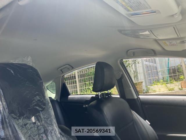Toyota PRIUS 2013-02 7980684-11