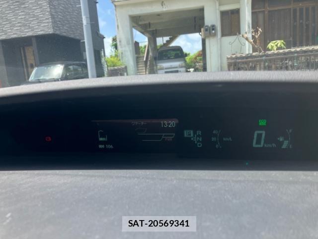 Toyota PRIUS 2013-02 7980684-21
