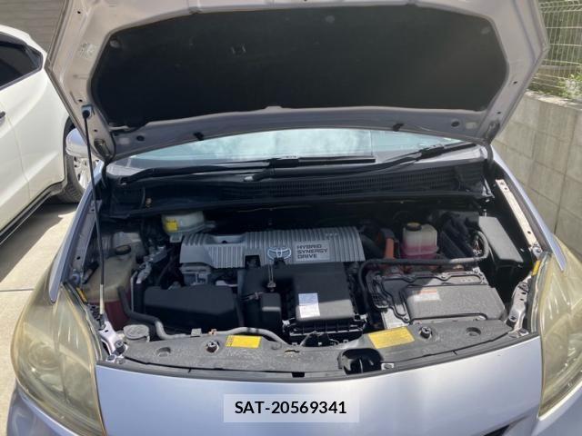 Toyota PRIUS 2013-02 7980684-23