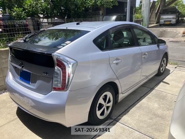 Toyota PRIUS 2013-02 7980684-2