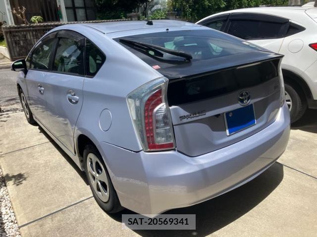 Toyota PRIUS 2013-02 7980684-3