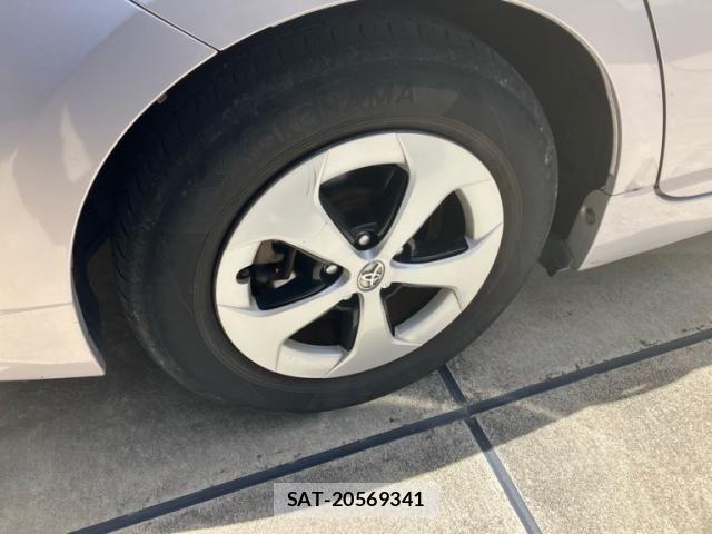Toyota PRIUS 2013-02 7980684-4