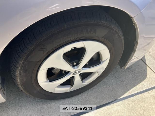 Toyota PRIUS 2013-02 7980684-5