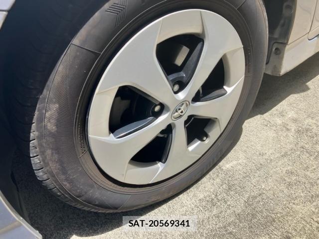 Toyota PRIUS 2013-02 7980684-6