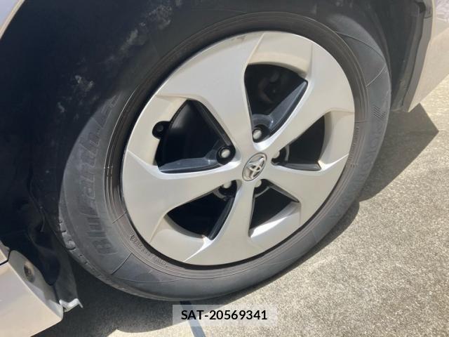 Toyota PRIUS 2013-02 7980684-7