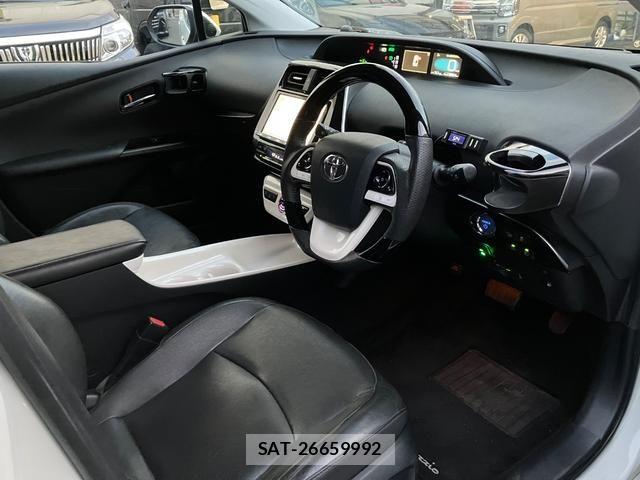 Toyota PRIUS 2016-04 7980642-1