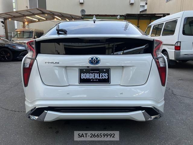 Toyota PRIUS 2016-04 7980642-5