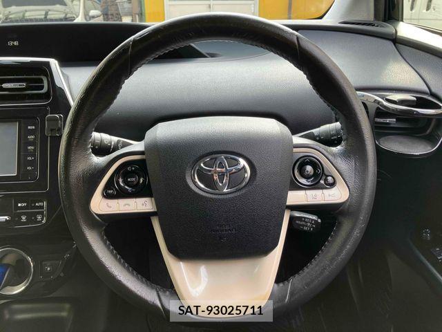Toyota PRIUS 2016-02 7980645-11