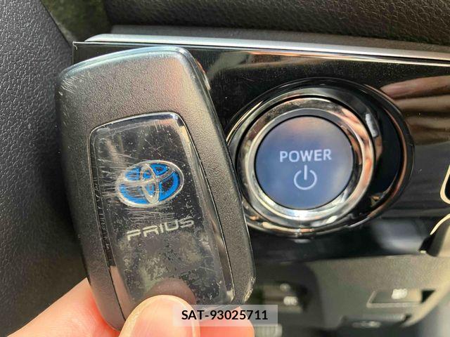 Toyota PRIUS 2016-02 7980645-15