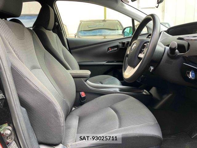 Toyota PRIUS 2016-02 7980645-1