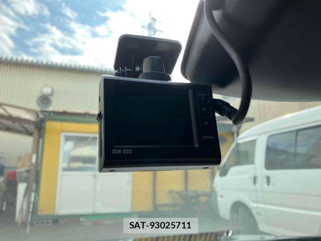 Toyota PRIUS 2016-02 7980645-21