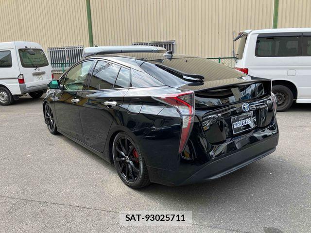 Toyota PRIUS 2016-02 7980645-5