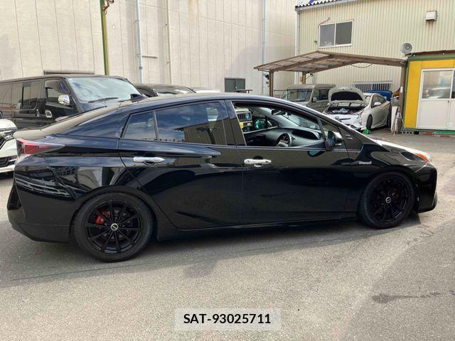 Toyota PRIUS 2016-02 7980645-8