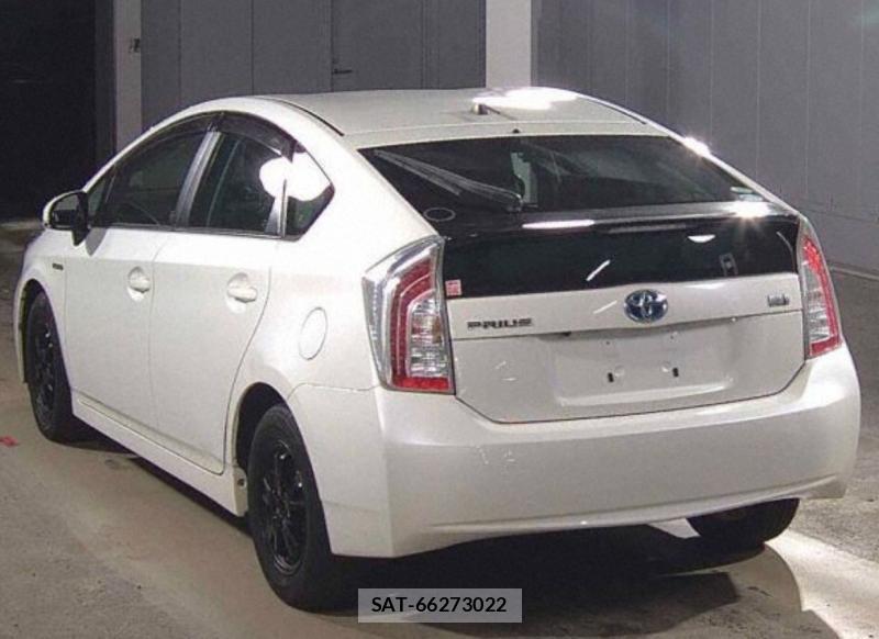 Toyota PRIUS 2015-06 8002360-2