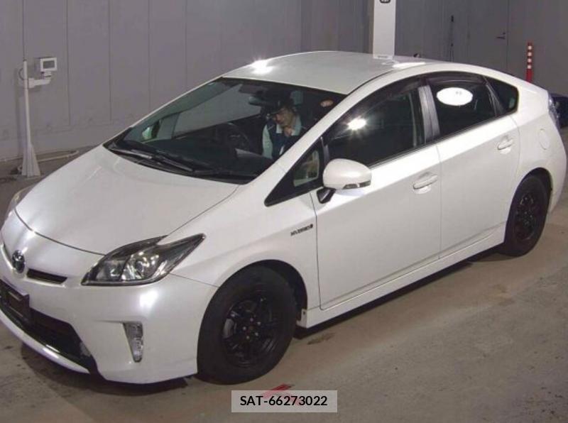 Toyota PRIUS 2015-06 8002360-3