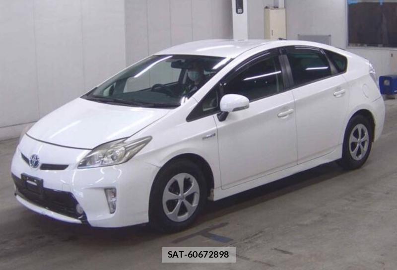 Toyota PRIUS 2015-08 8005332-3