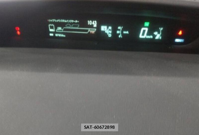 Toyota PRIUS 2015-08 8005332-5