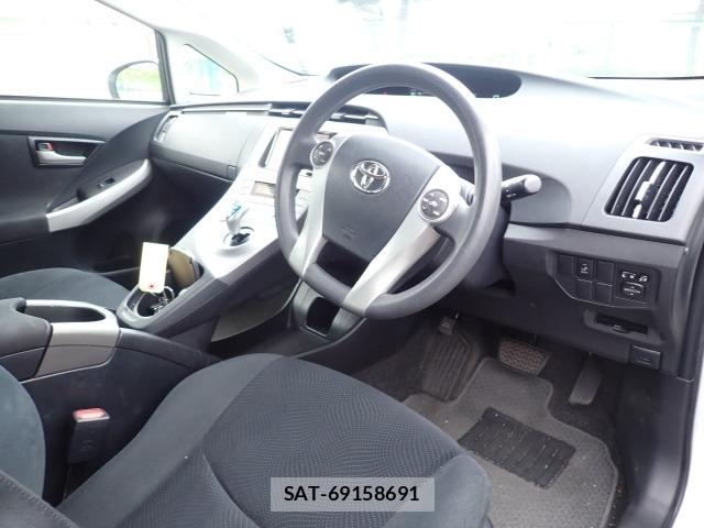 Toyota PRIUS 2015 7964705-2