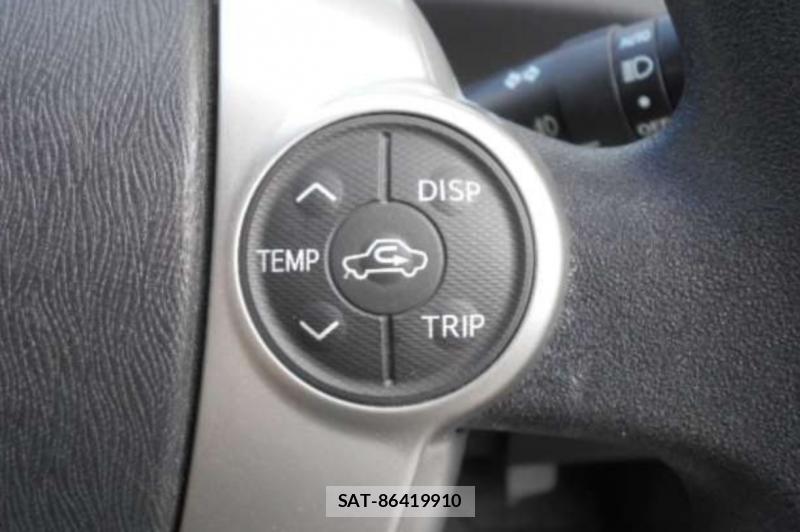 Toyota PRIUS 2015-08 8003069-13