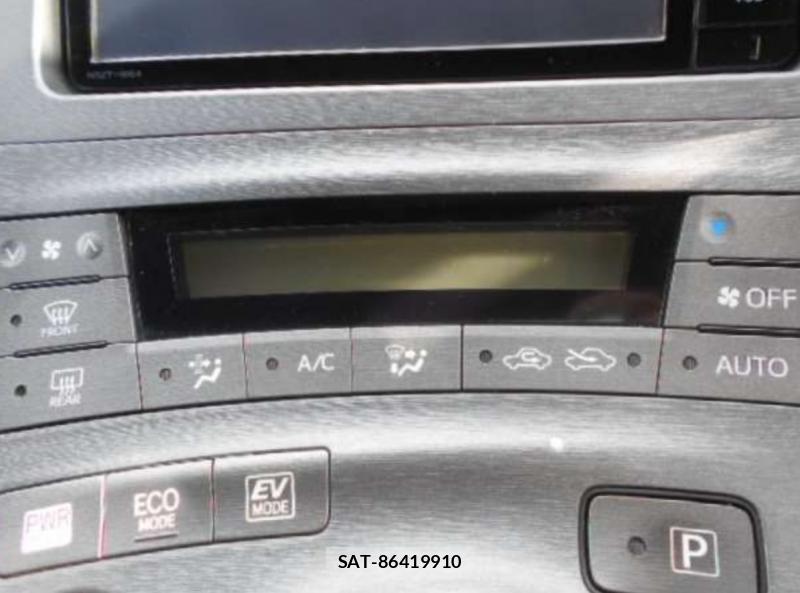 Toyota PRIUS 2015-08 8003069-19