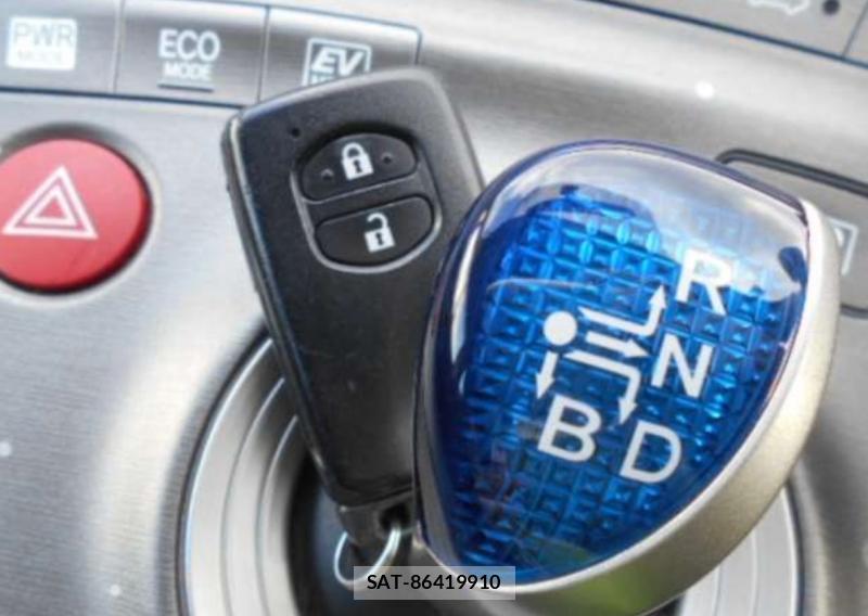 Toyota PRIUS 2015-08 8003069-22