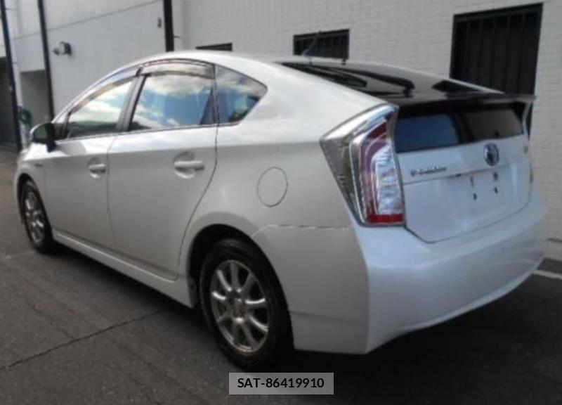 Toyota PRIUS 2015-08 8003069-2
