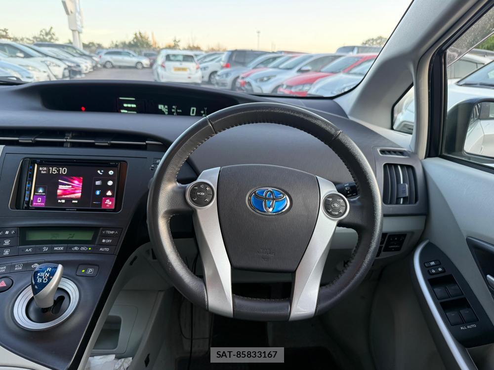 Toyota PRIUS 2011-06 1295199-13