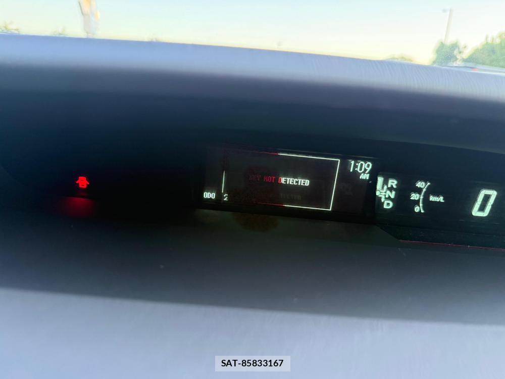 Toyota PRIUS 2011-06 1295199-16