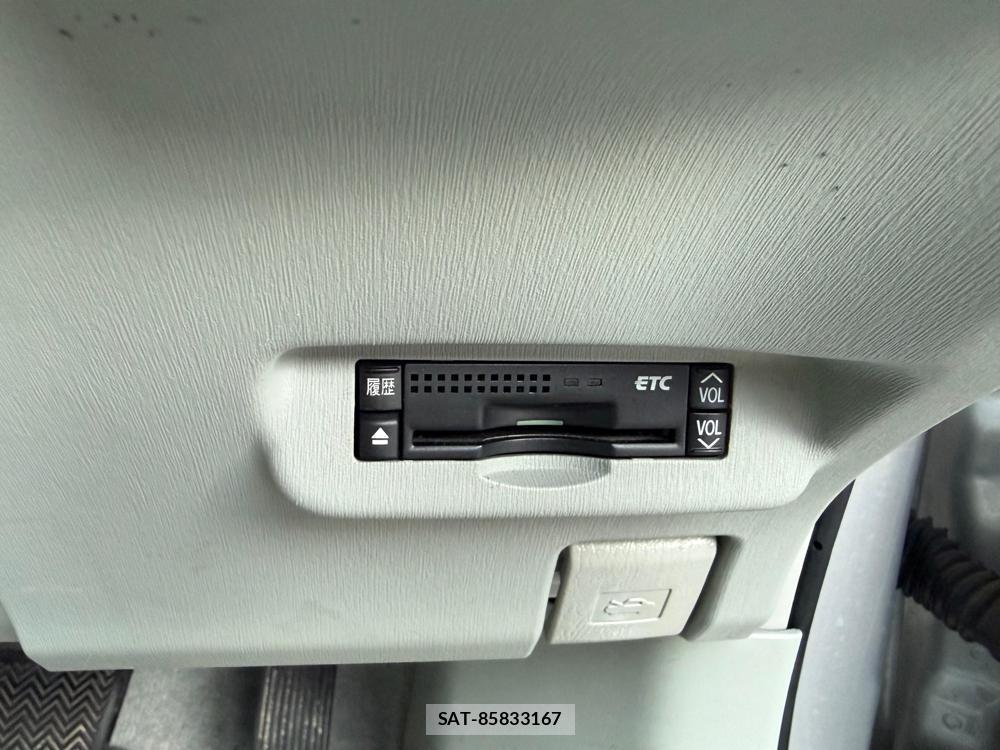 Toyota PRIUS 2011-06 1295199-18