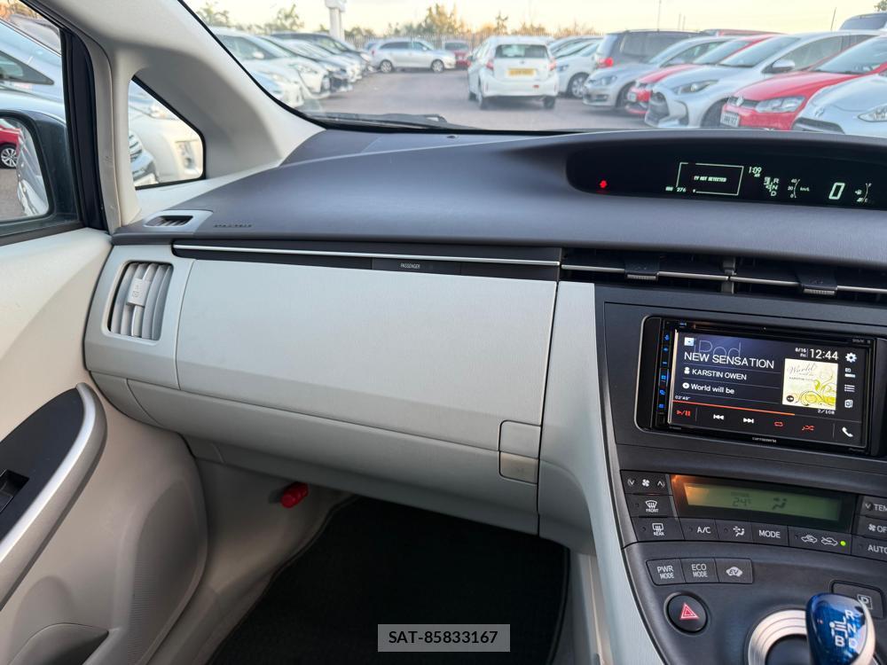 Toyota PRIUS 2011-06 1295199-20