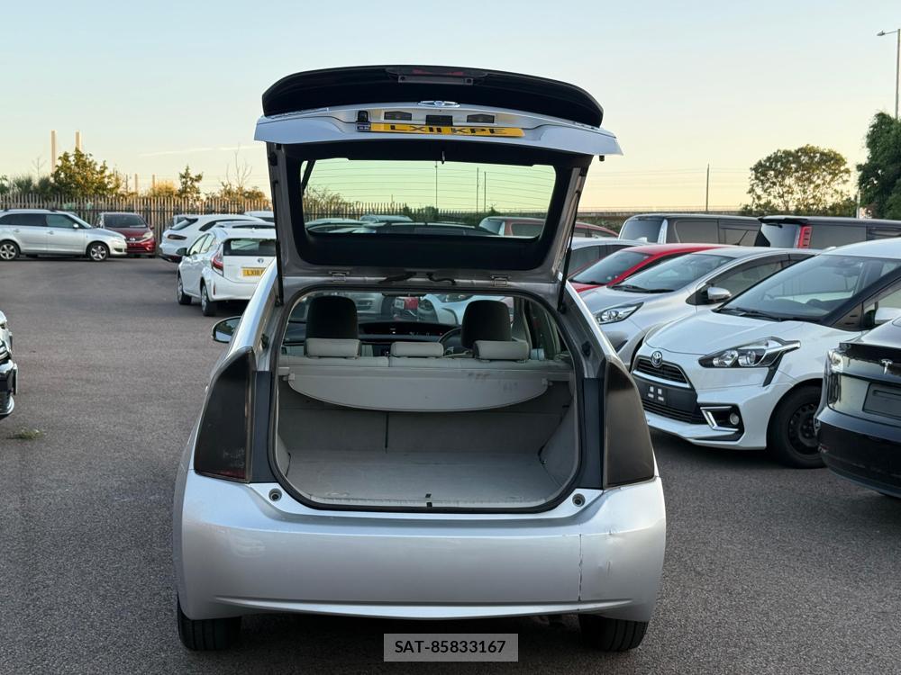 Toyota PRIUS 2011-06 1295199-27